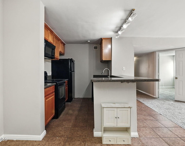 8055 E Thomas Road - Photo Thumbnail 12