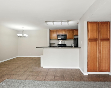 8055 E Thomas Road - Photo Thumbnail 10