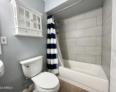 2914 N 49th Avenue - Photo Thumbnail 12
