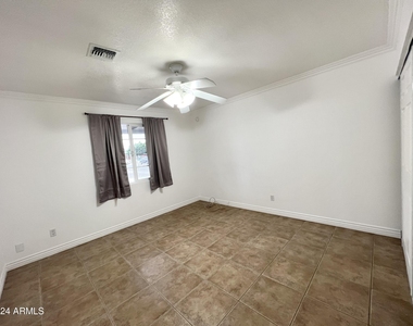 2914 N 49th Avenue - Photo Thumbnail 15