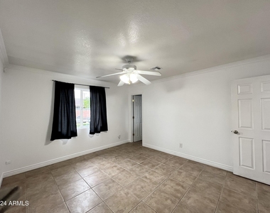2914 N 49th Avenue - Photo Thumbnail 16