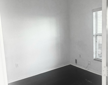 103 Monterey Bay Drive - Photo Thumbnail 10