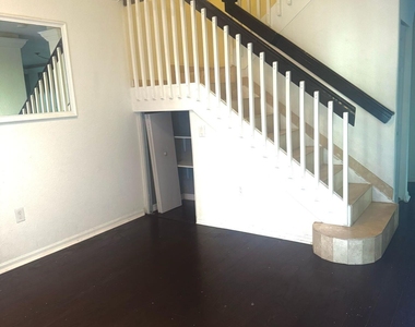 103 Monterey Bay Drive - Photo Thumbnail 11