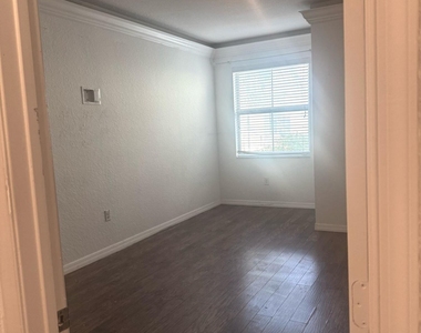 103 Monterey Bay Drive - Photo Thumbnail 22