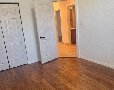 103 Monterey Bay Drive - Photo Thumbnail 14
