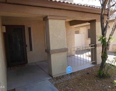 29285 N Yellow Bee Drive - Photo Thumbnail 3