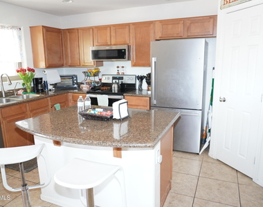 29285 N Yellow Bee Drive - Photo Thumbnail 4