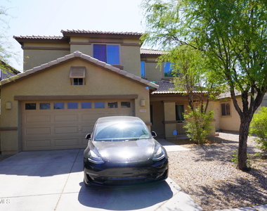 29285 N Yellow Bee Drive - Photo Thumbnail 2