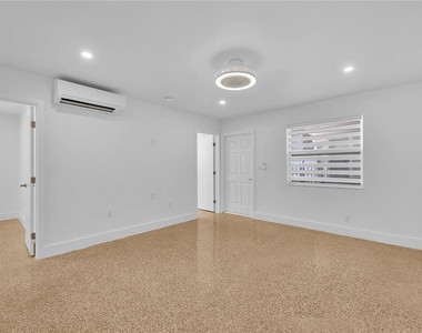 5122 Ne 19th Avenue - Photo Thumbnail 12