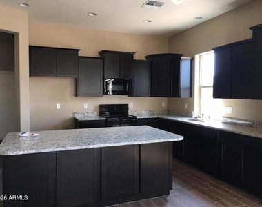 20290 N Codey Circle - Photo Thumbnail 8