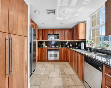 610 Clematis Street - Photo Thumbnail 11