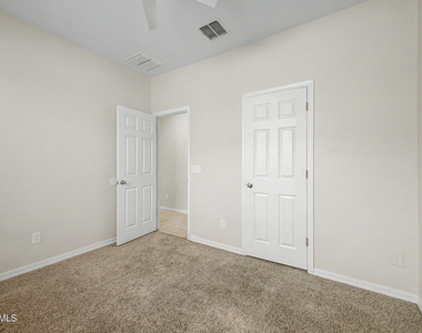 8530 W Flynn Lane - Photo Thumbnail 20