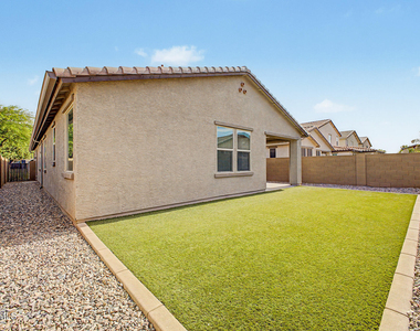 8530 W Flynn Lane - Photo Thumbnail 27