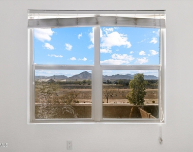 37292 N Yellowstone Drive - Photo Thumbnail 21