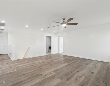 37292 N Yellowstone Drive - Photo Thumbnail 16