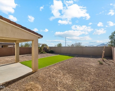 37292 N Yellowstone Drive - Photo Thumbnail 42