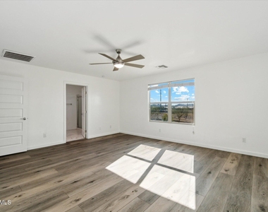 37292 N Yellowstone Drive - Photo Thumbnail 20