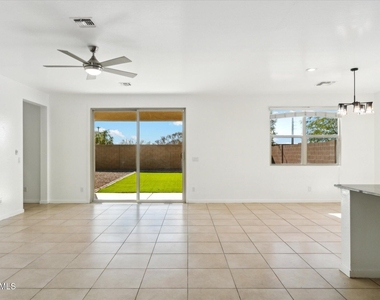 37292 N Yellowstone Drive - Photo Thumbnail 5