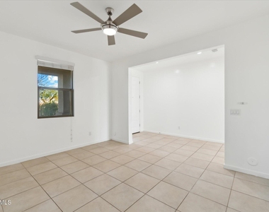 37292 N Yellowstone Drive - Photo Thumbnail 2