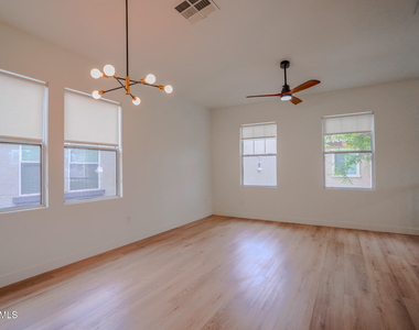 9233 E Neville Avenue - Photo Thumbnail 11