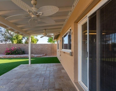 2705 W Summit Place - Photo Thumbnail 16