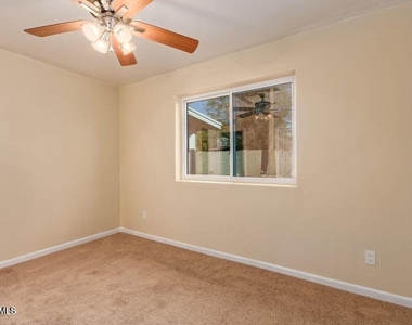 2705 W Summit Place - Photo Thumbnail 8