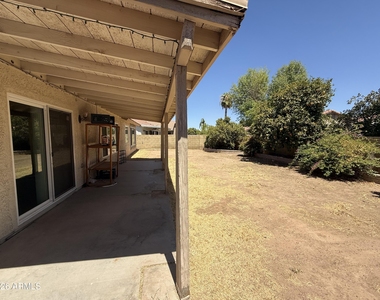 505 W Sereno Drive - Photo Thumbnail 24
