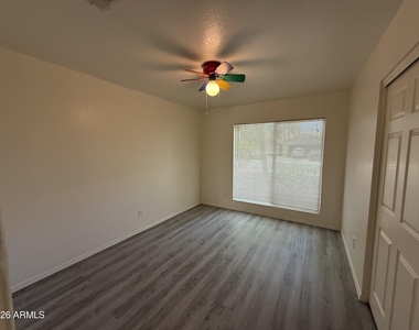 505 W Sereno Drive - Photo Thumbnail 12
