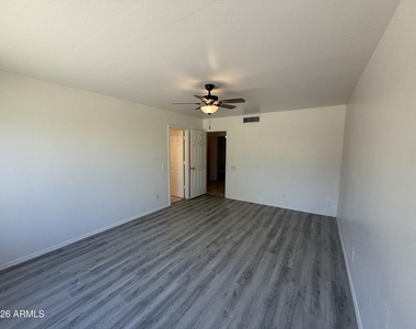 505 W Sereno Drive - Photo Thumbnail 18