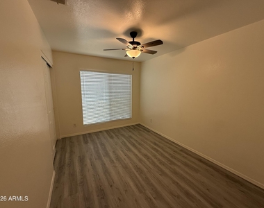 505 W Sereno Drive - Photo Thumbnail 14