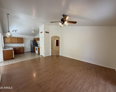 505 W Sereno Drive - Photo Thumbnail 7
