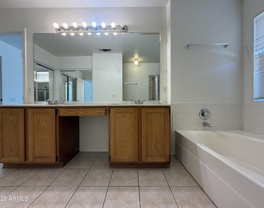 505 W Sereno Drive - Photo Thumbnail 20