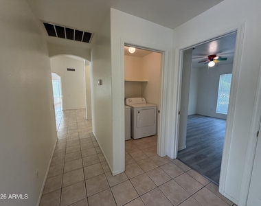 505 W Sereno Drive - Photo Thumbnail 10
