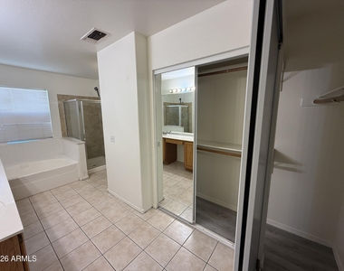 505 W Sereno Drive - Photo Thumbnail 19