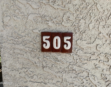 505 W Sereno Drive - Photo Thumbnail 1