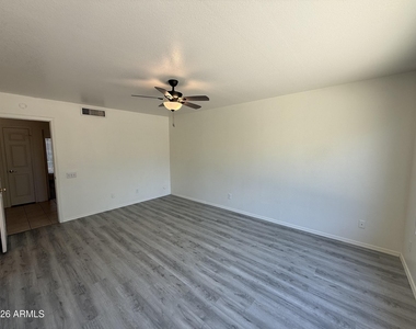 505 W Sereno Drive - Photo Thumbnail 17