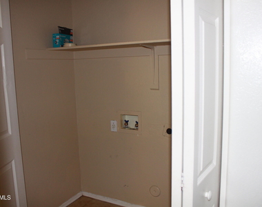 921 S Val Vista Drive - Photo Thumbnail 20