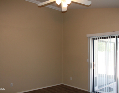 921 S Val Vista Drive - Photo Thumbnail 18