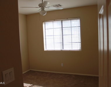 921 S Val Vista Drive - Photo Thumbnail 7
