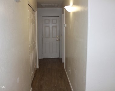 921 S Val Vista Drive - Photo Thumbnail 19