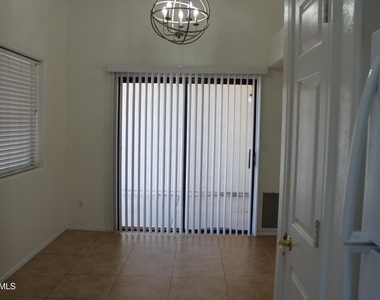 921 S Val Vista Drive - Photo Thumbnail 10
