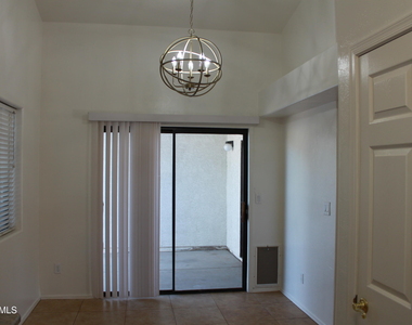 921 S Val Vista Drive - Photo Thumbnail 4