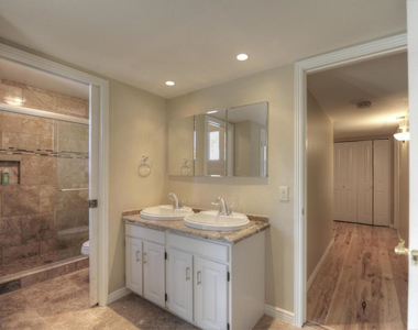 6548 E Presidio Road - Photo Thumbnail 10