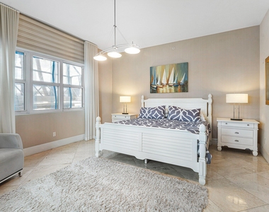 2640 Lake Shore Drive - Photo Thumbnail 12