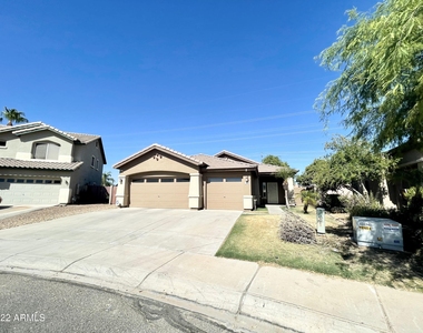21 N 122nd Avenue - Photo Thumbnail 1