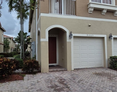 9065 Plymouth Place - Photo Thumbnail 2