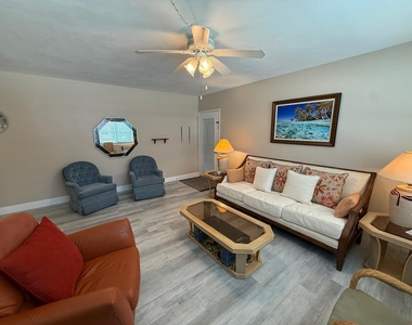700 Antioch Avenue - Photo Thumbnail 2