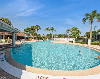 805 Harbour Pointe Way - Photo Thumbnail 18
