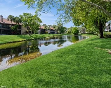 805 Harbour Pointe Way - Photo Thumbnail 15