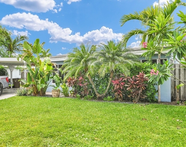 909 Se 16 Place - Photo Thumbnail 5